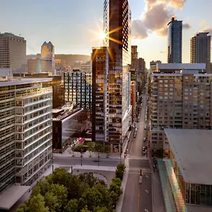 Humaniti Montreal, Autograph Collection 4* Montreal